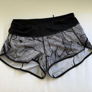 Size 4 black and white lululemon speed up shorts